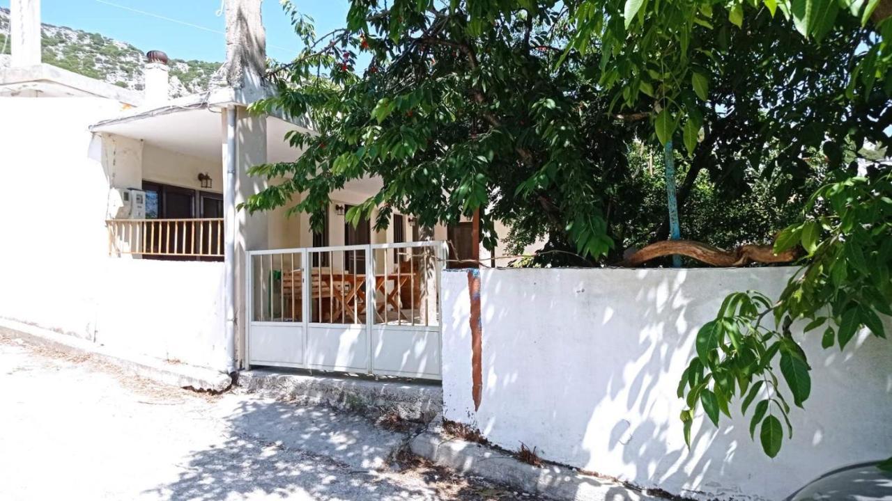 Villatzer - Traditional House With Fireplace And Garden Holiday home Tzermiadon