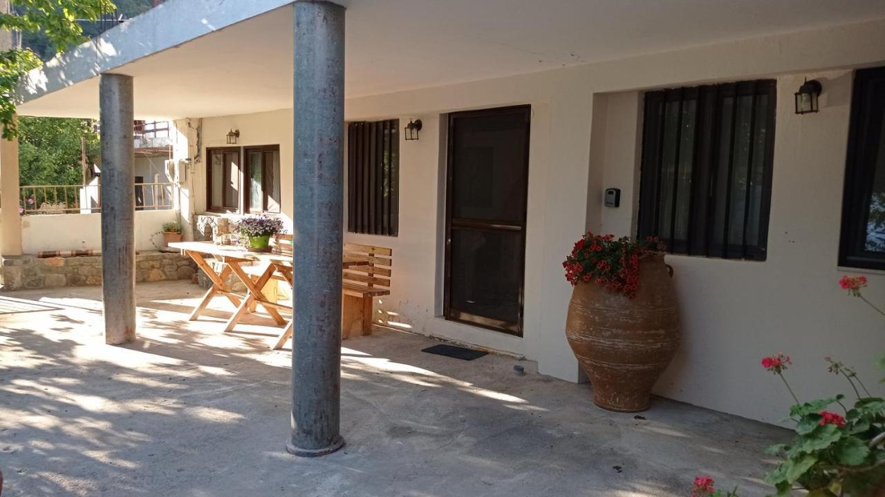 Villatzer - Traditional House With Fireplace And Garden Ferienhaus Tzermiádon