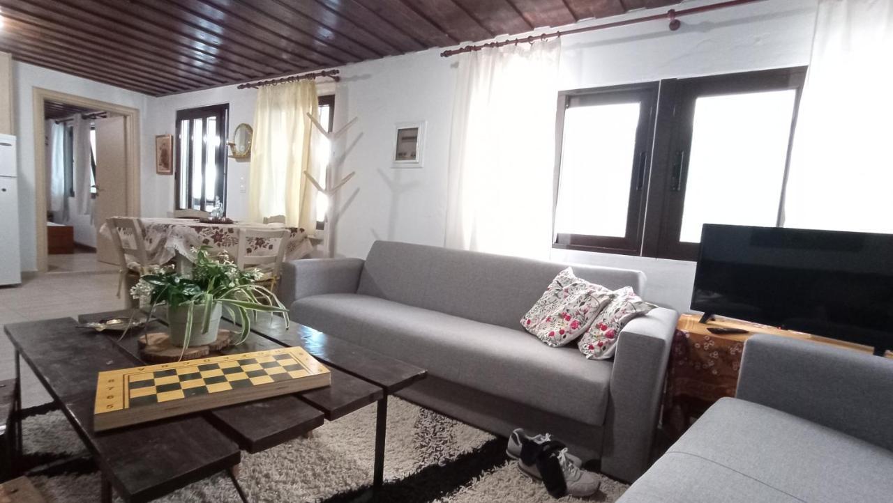 Villatzer - Traditional House With Fireplace And Garden Ferienhaus Tzermiádon